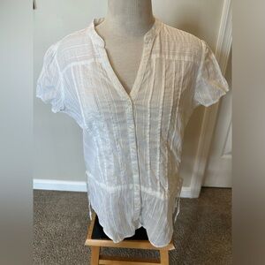 Sonoma women’s white blouse. Size M. Short-sleeved.